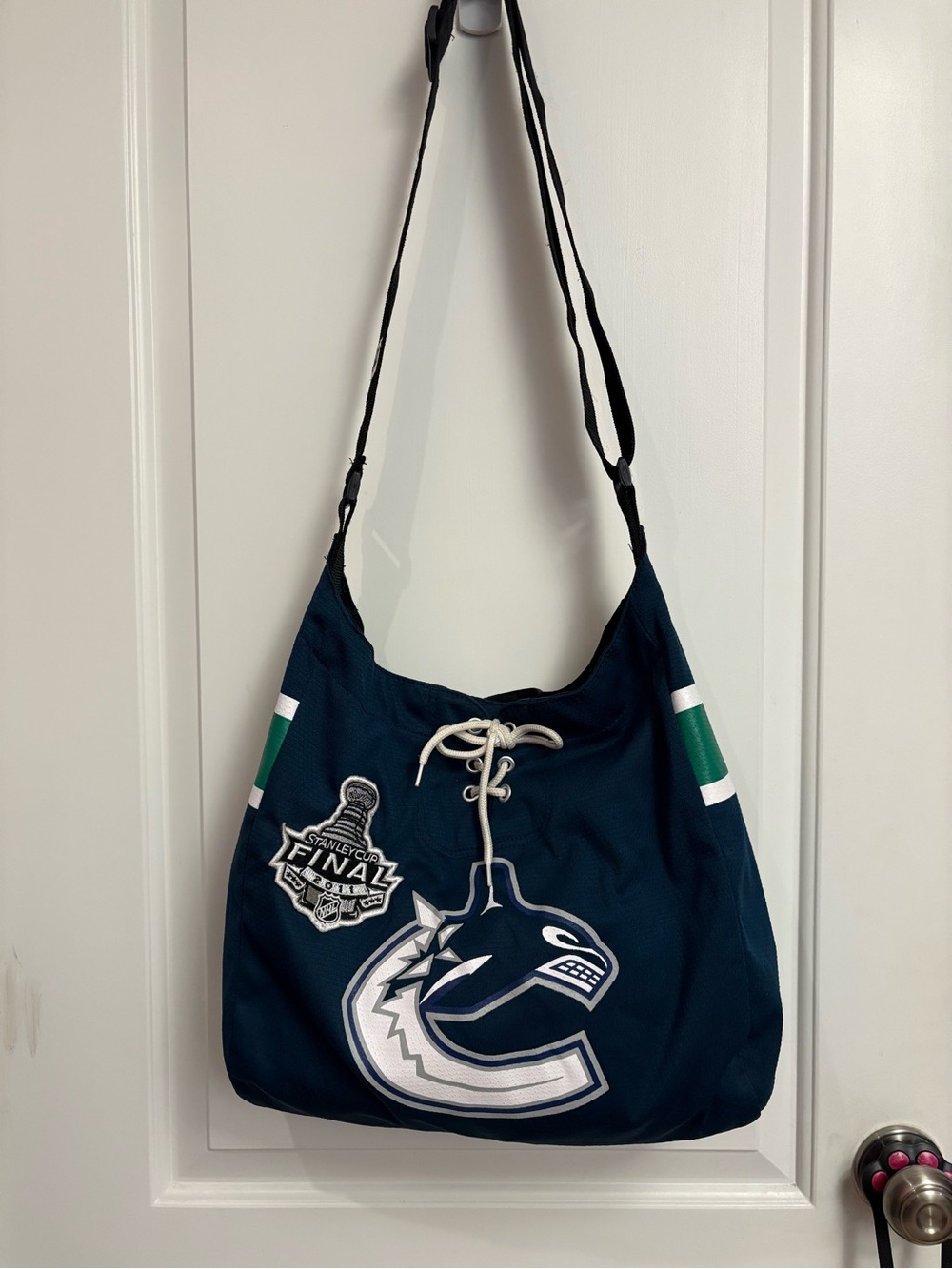 Vancouver Canucks Fan Jersey Crossbody Shoulder Bag 2011 Stanley Cup Final Patch